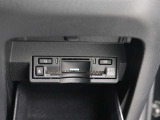広がる運転支援サービスETC2.0搭載。全国の高速道路に設置されたITSスポットと双方向通信を図り、広域な道路交通情報や安全運転をサポートする情報を得て、音声やナビ画面上にタイムリーにお知らせします。