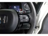 Hondaセンシングの機能のひとつ、アダプティブクルーズコントロール付!アクセルから足を離しても設定したスピードと前車との車間を保ち走行してくれます!車線維持もアシスト☆高速道路で疲労軽減ですね☆