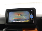 【バックモニター】付です。バックギヤに入れるだけで、ナビの画面に後方視界を映し出して非常に便利ですよ(^^♪後ろが見えることで安全確認も出来ますね☆