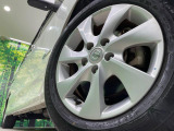 【純正16インチアルミホイール】外観にマッチした純正アルミホイールを装着しております。各種社外アルミホイールや、スタッドレスタイヤも取扱いしております。是非ご相談ください♪