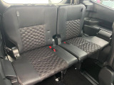 3列目シートはもちろん状態良好☆大人でもゆったりと座って頂けますので、大人数でのお出かけもラクラクです♪ご家族で、気の知れた仲間で、ドライブに行くのが楽しみですね♪