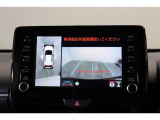 パノラミックビューモニター付きです。車両を上から見たような映像をディスプレイオーディオ画面に表示。運転席からの目視だけでは見にくい、車両周辺の状況をリアルタイムでしっかり確認できます。