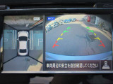 ナビ画面にアラウンドビュ-モニタ-の映像を映し出しています。  狭い場所での車庫入れをサポ-トしてくれる便利アイテムです。