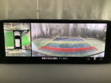 狭い場所での駐車やすれ違いなどでより的確な運転操作に役立つ360&deg;ビューモニターが装備されています。