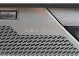 MERIDIANサウンドシステムは、澄みきった高音から深みのある低音まで、すべての音とリズムを鮮やかに再生します。