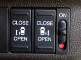 運転席からもスライドドアをボタン操作でスピーディーに開閉できます!またスマートキーでも操作できるので便利です。