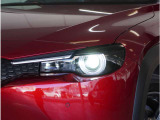 【LEDヘッドライト】省電力で長寿命の明るく運転しやすいLEDヘッドランプです。明るく照らすので暗い夜道からお客様を守ってくれます。お近くの広島マツダまでお越しください。