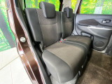 後部座席も気になるようなキズ・汚れやへたり等、大きなダメージはなく、良好な状態です。