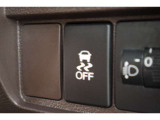 VSA(Vehicle Stability Assist)が装備!!VSAはコーナリング時の横滑りを抑制する機能と車両の急激な挙動変化を抑える機能で、安定した走行を実現していいます!!