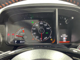 【スピードメーター】メーターがシンプルで見やすく運転しやすいですね!