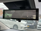 ◆◆◆インテリジェントルームミラーです。乗員、ヘッドレスト、積載物などで遮られがちなルームミラーの後方視界を車両後方にあるカメラの画像を映し出しいつもクリアに保ちます。