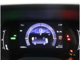 とっても見やすいメーターです。夜間時はラグジュアリーな気分にさせてくれる照明が魅力ですので、夜のドライブも楽しみになりますよ♪