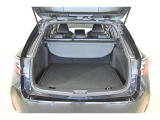 広々としたラゲージスペースを備えています。大きなものや長さのある荷物もしっかりと積み込めます。