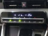 オートエアコンを装備しております!自動で調整してくれますので、車内も快適です☆