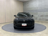 お車購入のポイントとなるフロントマスクです!シャープな目つきが印象的なデザインのヘッドランプです。