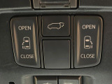 【パワーバックドア】スマートキーや運転席のボタンを押すだけでリアゲートが自動で開閉します!荷物を持っている時や、高い位置にあるバックドアを閉める際に便利な機能です♪