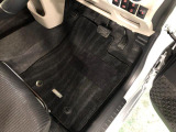 嬉しい純正フロアマット付き♪ 状態も良好です(^^♪