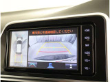 バックガイドモニターで、後方を確認しながら安心して駐車することができます。運転初心者も熟練者も必須の機能ですよ!