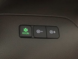 ★ECONスイッチ★ エコドライブを加速しよう!スイッチをONにすると、運転の仕方によるロスを抑え込み燃費をよくするようクルマが頑張ります(*^ー^*)燃費向上にチャレンジ♪
