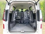 普段のお買い物や通勤、送迎等に十分な荷室スペースを確保しております。セカンドシートを倒すと、大きな荷物の積載も可能です♪