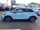 室内は、心地よい素材感と視界の広さが両立されており、長時間の移動でもリラックスできる空間を目指して設計されています。