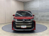 お車購入のポイントとなるフロントマスクです。上質で迫力あるデザインですね☆☆