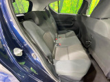 後部座席も気になるようなキズ・汚れやへたり等、大きなダメージはなく、良好な状態です。