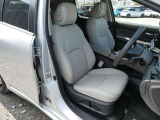 高級感のある上質なシートです。運転席はパワーシートになります。