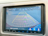 バックカメラ♪運転席から死角となりやすい部分も見えやすく車庫入れの苦手な方にも楽に駐車できます☆