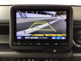 【バックカメラ】運転が苦手な方も車庫入れラクラクです!ギアをリバースに入れれば自動的に切り換わりますので、面倒な操作は不要です♪狭い駐車場もお車を傷つけず安心ですね!