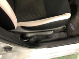 痛みの出やすい運転席シートの角、フロアマット、座面、ともに良好です