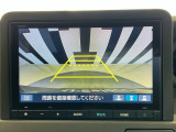 バックカメラ付きで後方の確認も安心です!スムーズな駐車・車庫入れをサポートいたします!