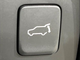 【パワーバックドア】スマートキーや運転席のボタンを押すだけでリアゲートが自動で開閉します!荷物を持っている時や、高い位置にあるバックドアを閉める際に便利な機能です♪