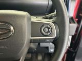 前方の車との車間を設定し、スピードを上げたり緩めたりを自動で行ってくれる追尾式の「レーダークルーズ」。上級装備の一つです!高級車にしかつかない嬉しい機能です。