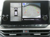 全周囲カメラで、クルマを上空から見下ろしているかのような映像を映し出します。周囲の状況がひと目でわかります!