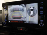 パノラミックビューモニター付きです。車両を上から見たような映像をディスプレイオーディオ画面に表示。運転席からの目視だけでは見にくい、車両周辺の状況をリアルタイムでしっかり確認できます。