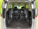 普段のお買い物や通勤、送迎等に十分な荷室スペースを確保しております。セカンドシートを倒すと、大きな荷物の積載も可能です♪