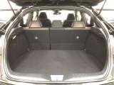 ラゲージスペースはリヤシートを立てたままでも十分な収納力!