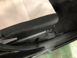 痛みの出やすい運転席シートの角、フロアマット、座面、ともに良好です