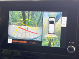 【パノラミックビューモニター】専用のカメラにより、上から見下ろしたような視点で360度クルマの周囲を確認することができます☆死角部分も確認しやすく、狭い場所での切り返しや駐車もスムーズに行えます。