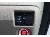 【左電動スライドドア】力を入れずにラクラクドア開閉♪左側電動スライドドア装備車両◎右側スライドドアは手動開閉です。狭い駐車場での乗り降りもラクラク♪挟み込み防止機構装備でお子様の乗り降りも安心◎