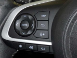 ステアリングスイッチ装備!運転しながら手元でオーディオの操作などができます。
