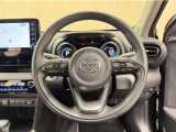 ステアリングスイッチ搭載!手を離さずに手元のスイッチでさまざまな操作が可能。運転中、視線をそらさなくても操作ができて安全です!