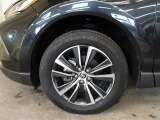 純正18インチアルミホイール装備です☆