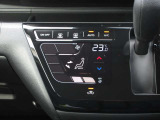 オートエアコンですので、車内を快適な空間に出来ます♪   操作はタッチパネル式ですので爪の長い方でも安心して操作して頂けます!