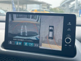 【マルチビューカメラシステム】専用のカメラにより、上から見下ろしたような視点で360度クルマの周囲を確認することができます☆死角部分も確認しやすく、狭い場所での切り返しや駐車もスムーズに行えます。