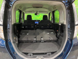 普段のお買い物や通勤、送迎等に十分な荷室スペースを確保しております。セカンドシートを倒すと、大きな荷物の積載も可能です♪