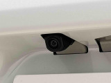 ナビゲーション等を装着した場合にバックするとき後方の安全確認ができるバックカメラが付いてます