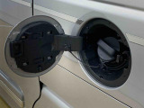 お車の状態をしっかりとお伝えするために1台の車両に付き40枚以上の画像を用意しております。外装はもちろん、室内の装備やお車の特徴などごらんください。