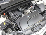 エンジンルームも非常にキレイです。RECS(吸気系エンジン内部洗浄システム)等のオプションメニューもご用命下さい。